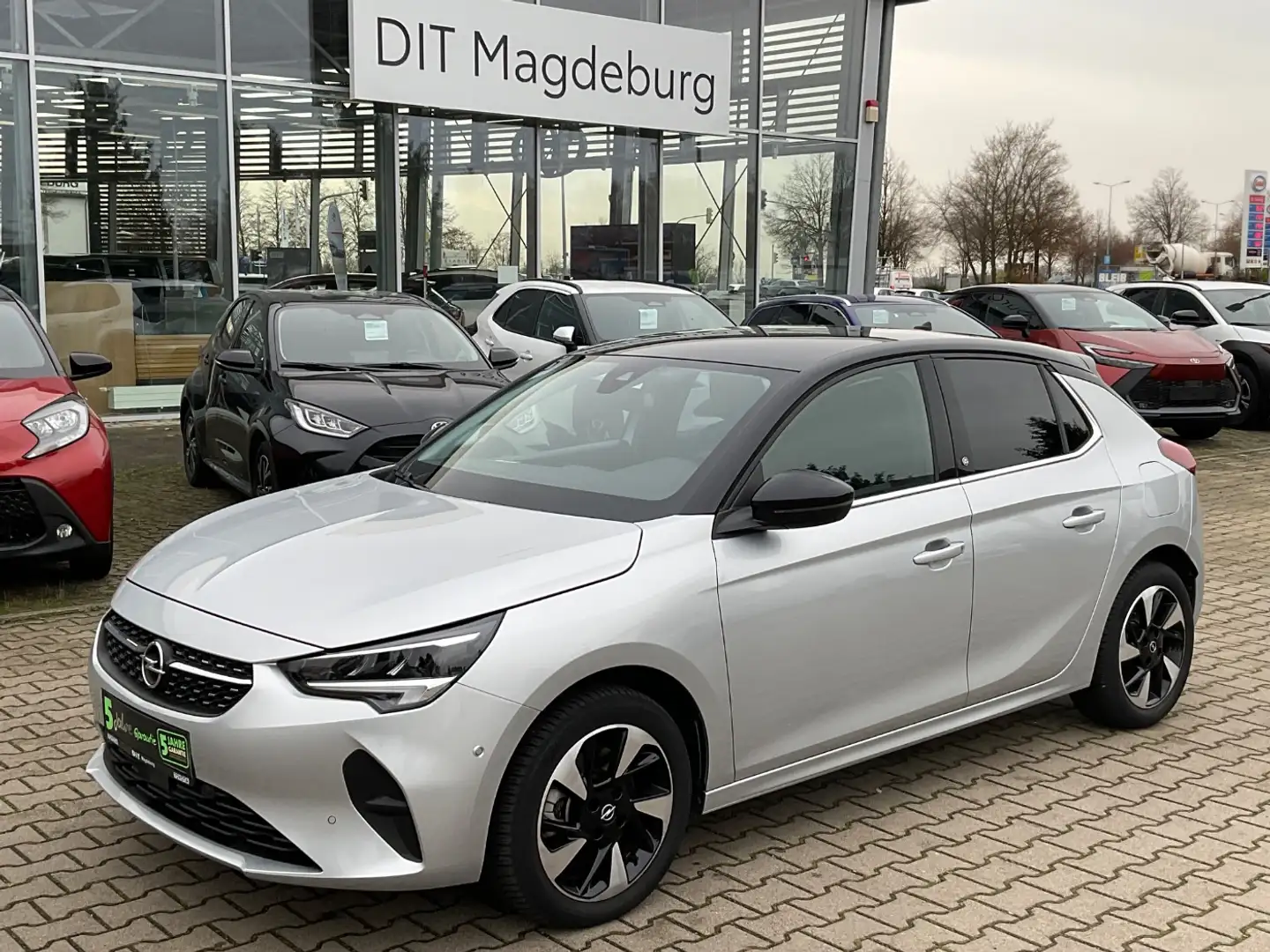 Opel Corsa F e Elegance LED+Navi+SHZ+Fernlichtass.+LM - 2