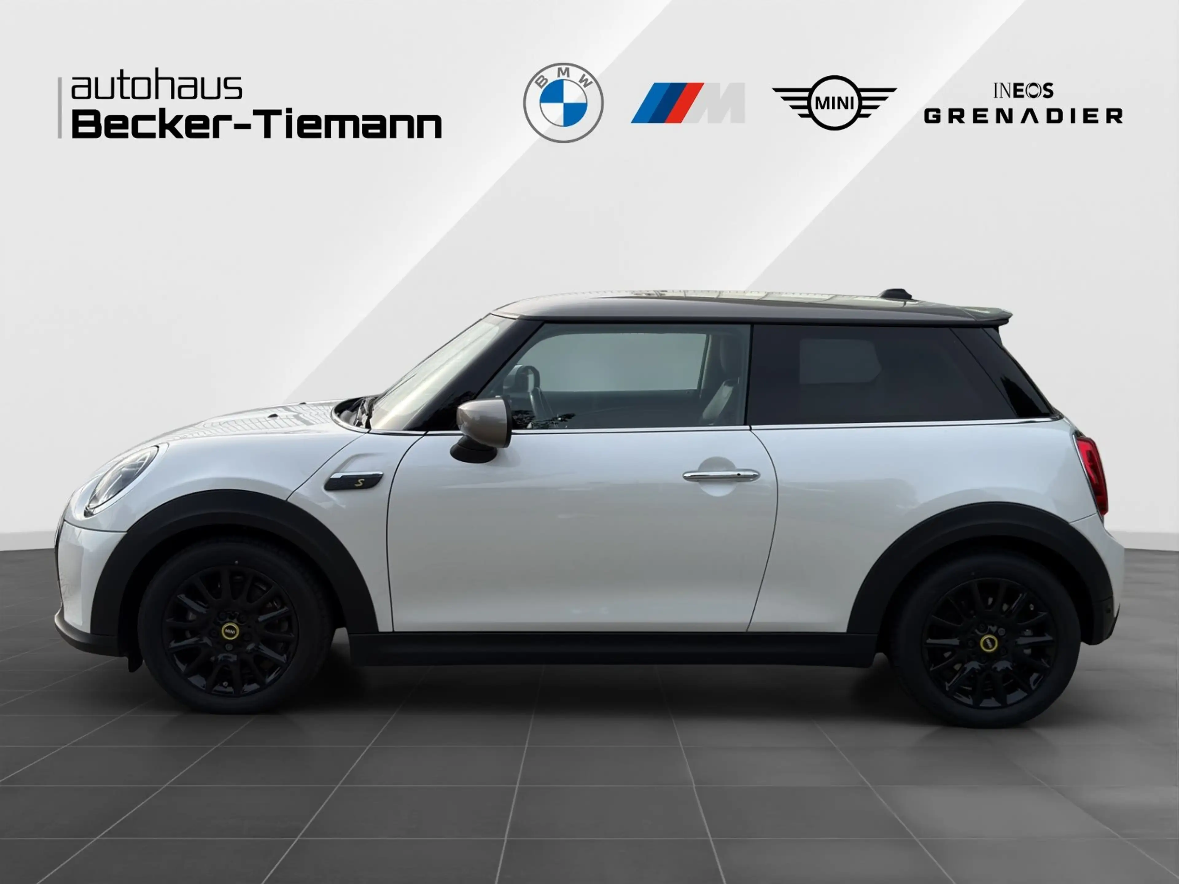 MINI Cooper SE Hatch 16" / DrivAss / Keyless / RFK / LED / DAB / — photo 3