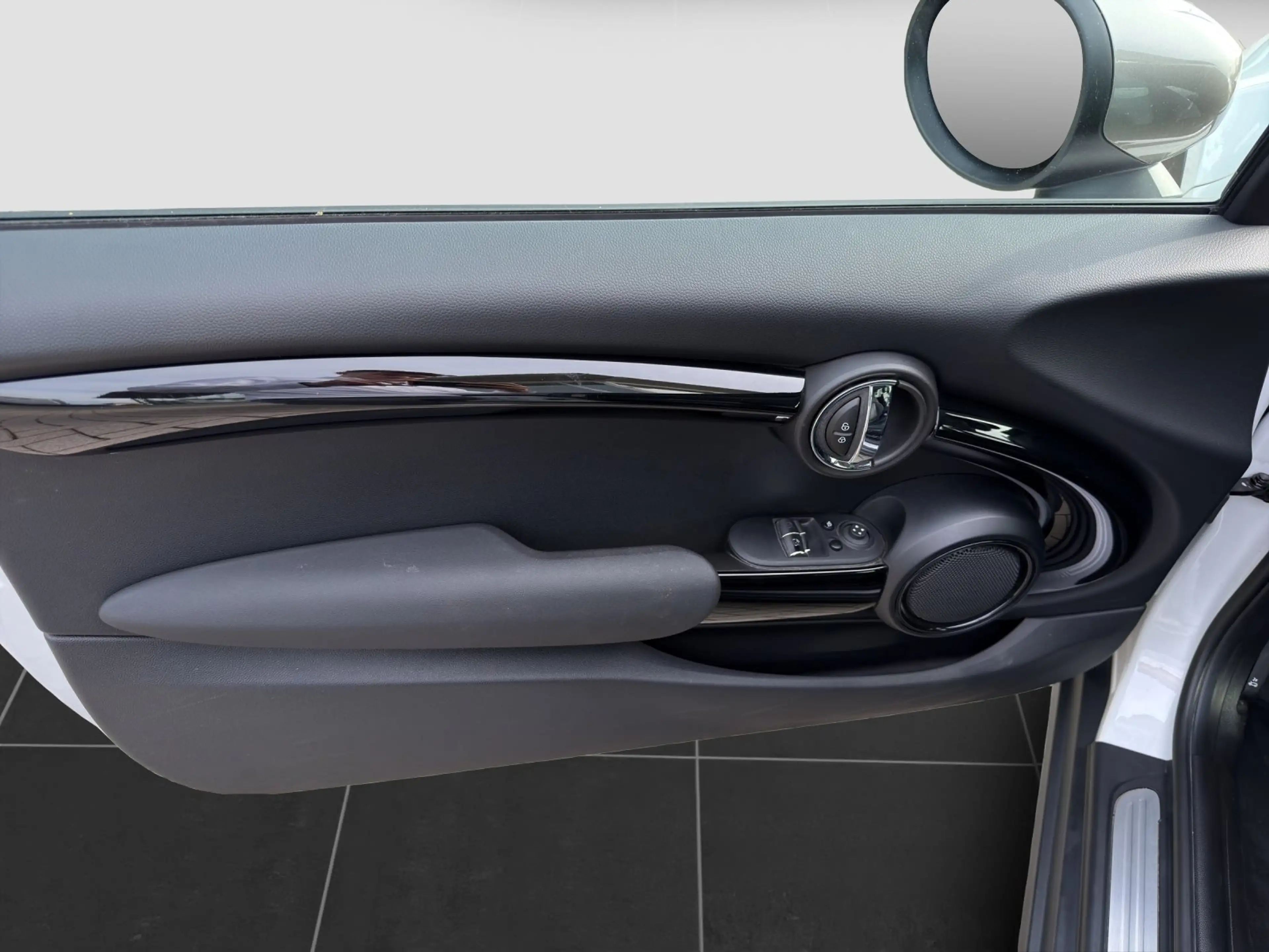 MINI Cooper SE Hatch 16" / DrivAss / Keyless / RFK / LED / DAB / — photo 10