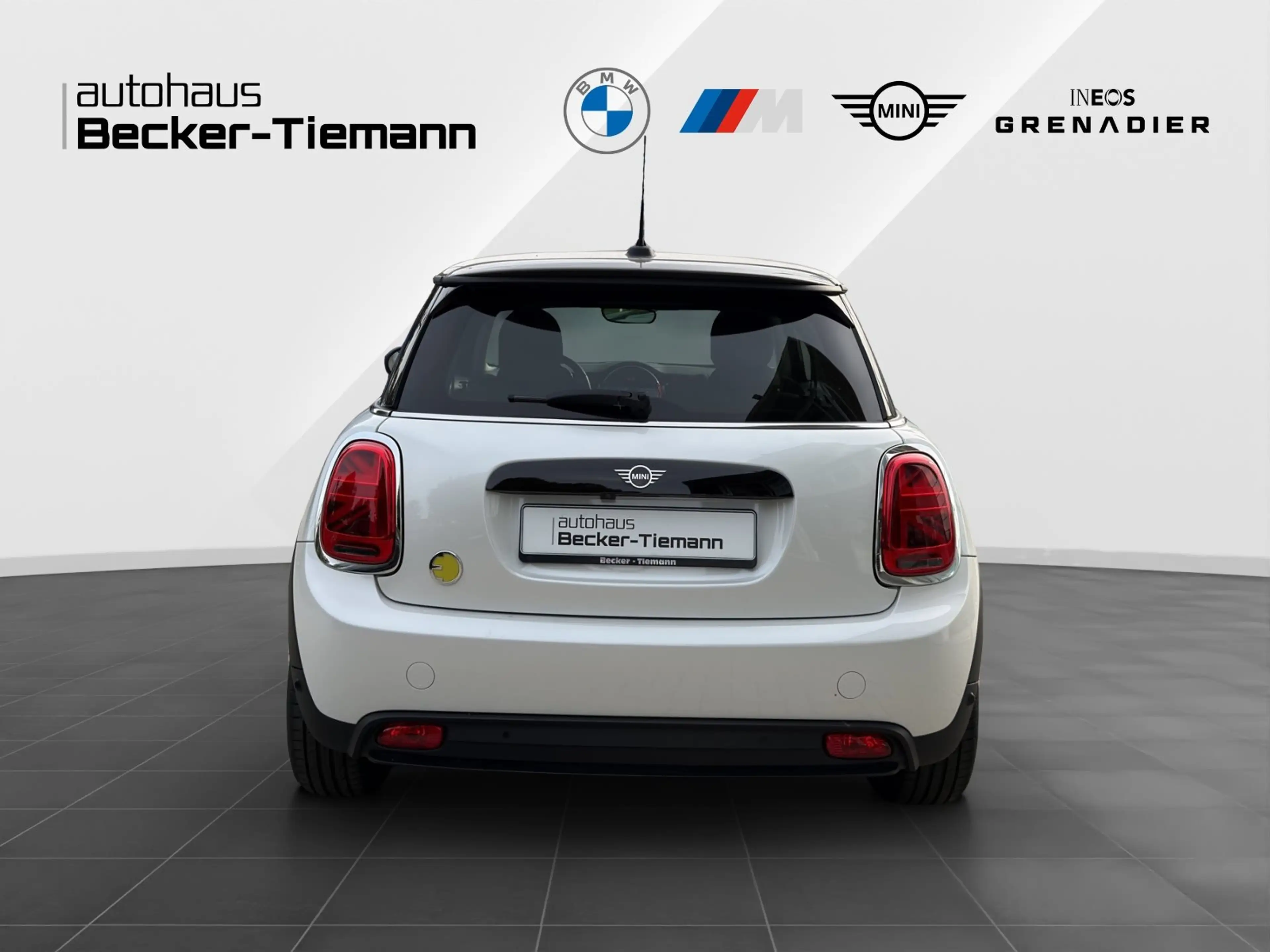 MINI Cooper SE Hatch 16" / DrivAss / Keyless / RFK / LED / DAB / — photo 5