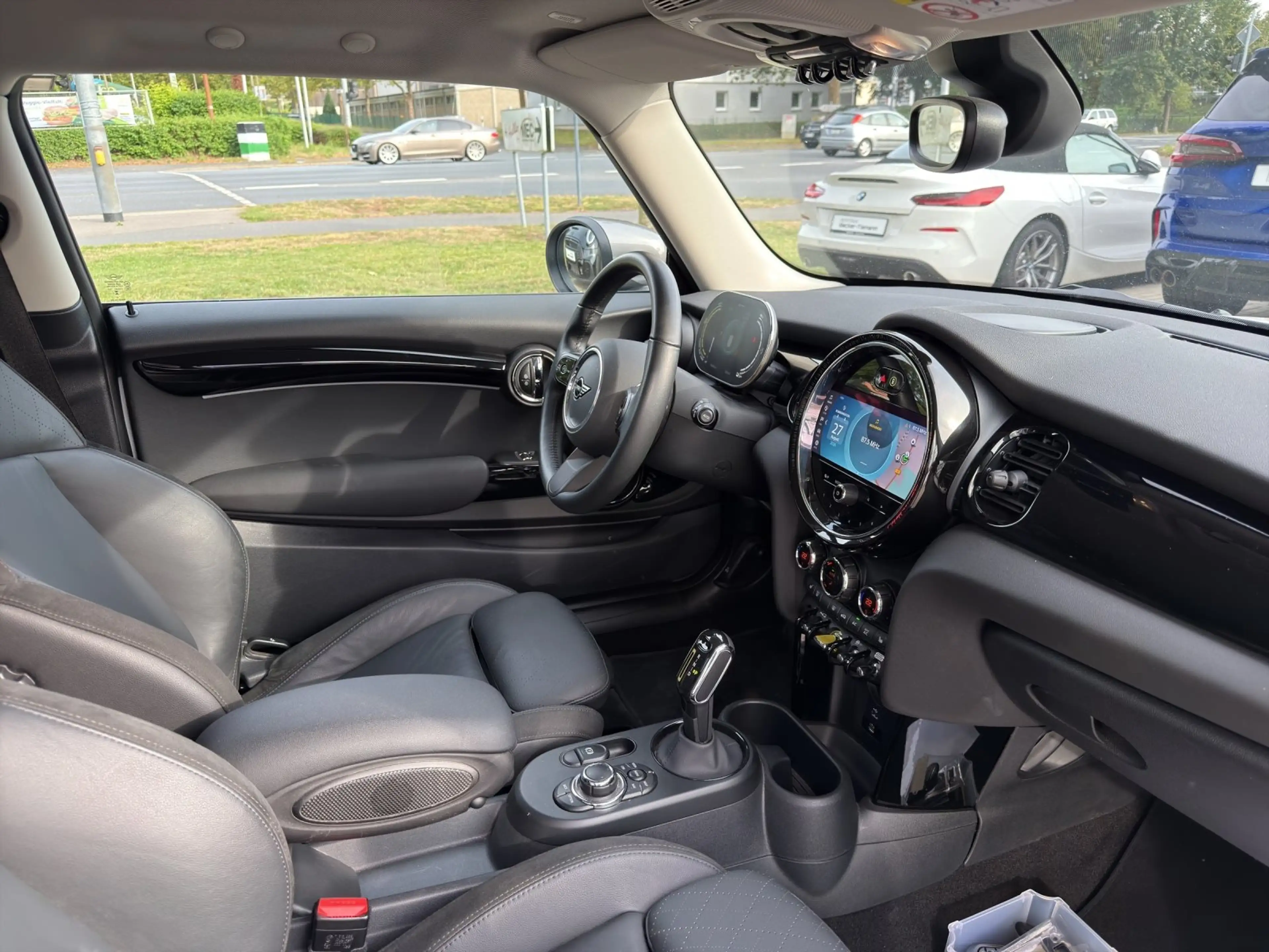 MINI Cooper SE Hatch 16" / DrivAss / Keyless / RFK / LED / DAB / — photo 15