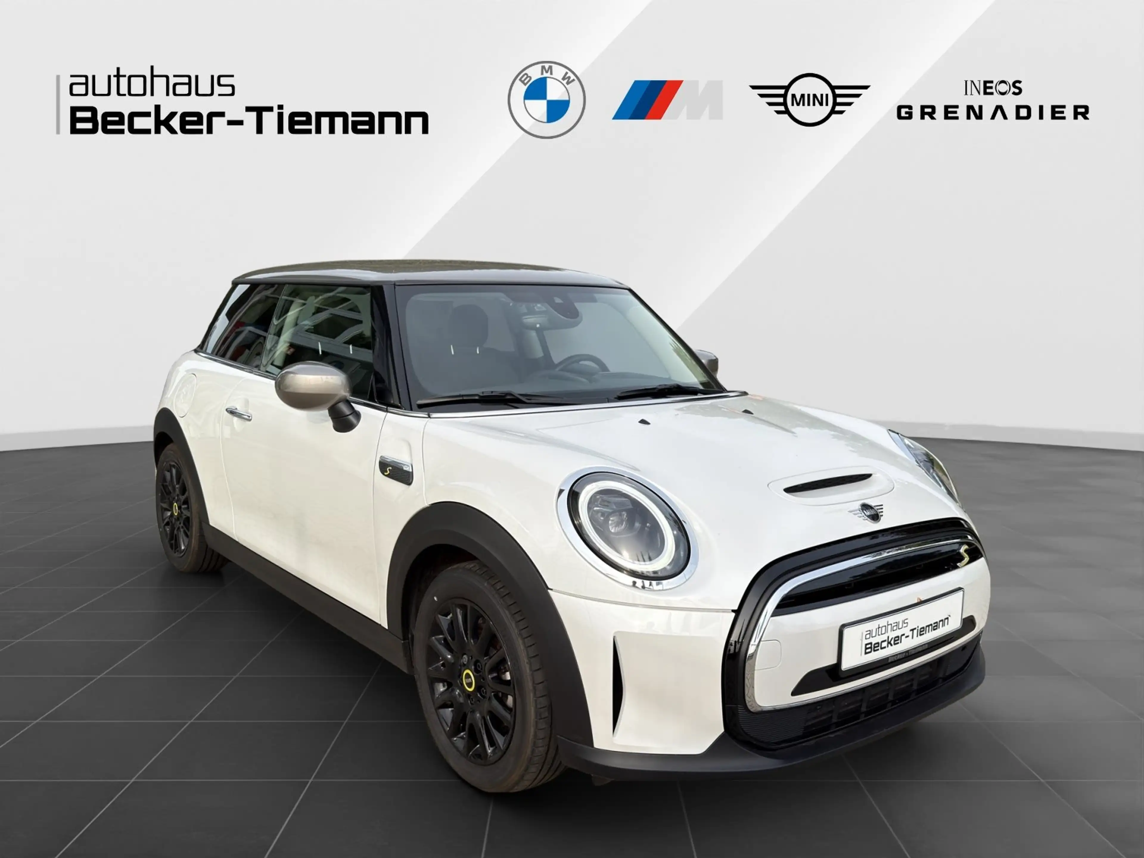 MINI Cooper SE Hatch 16" / DrivAss / Keyless / RFK / LED / DAB / — photo 7