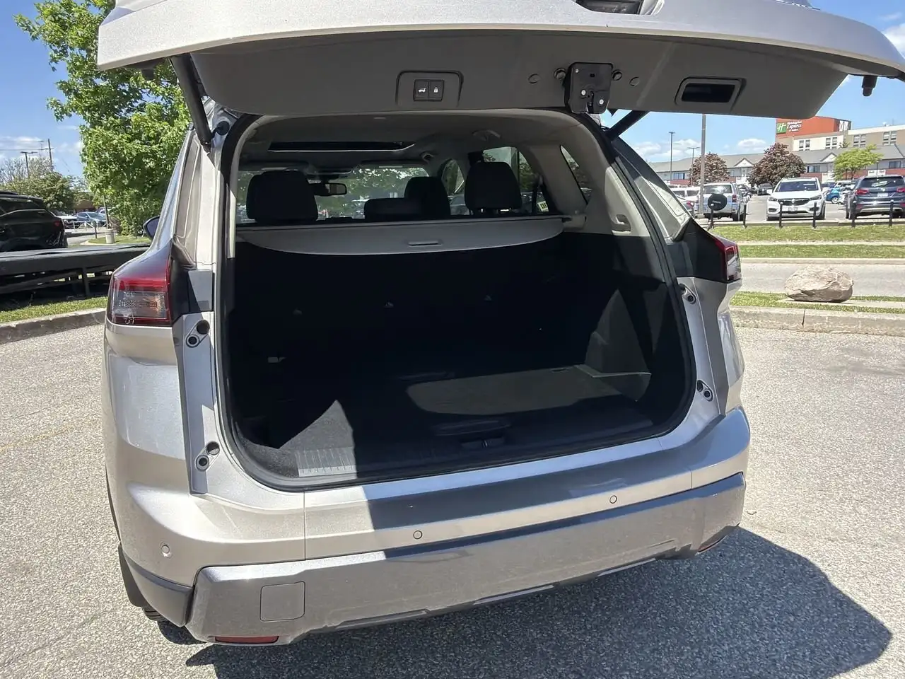 Nissan Rogue снимка Nissan Rogue