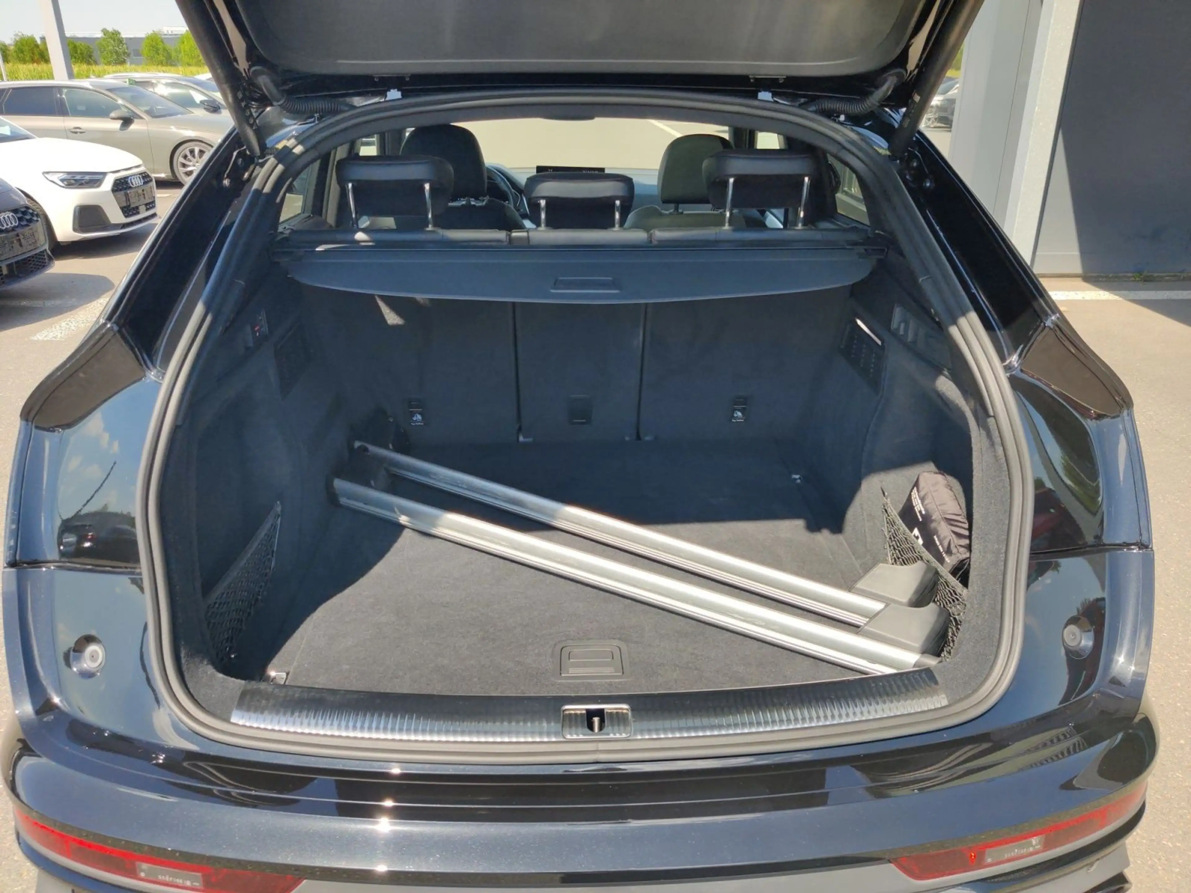 Audi SQ5 55 TDI q. S-Tronic. AHK, Luftfahrw — photo 14
