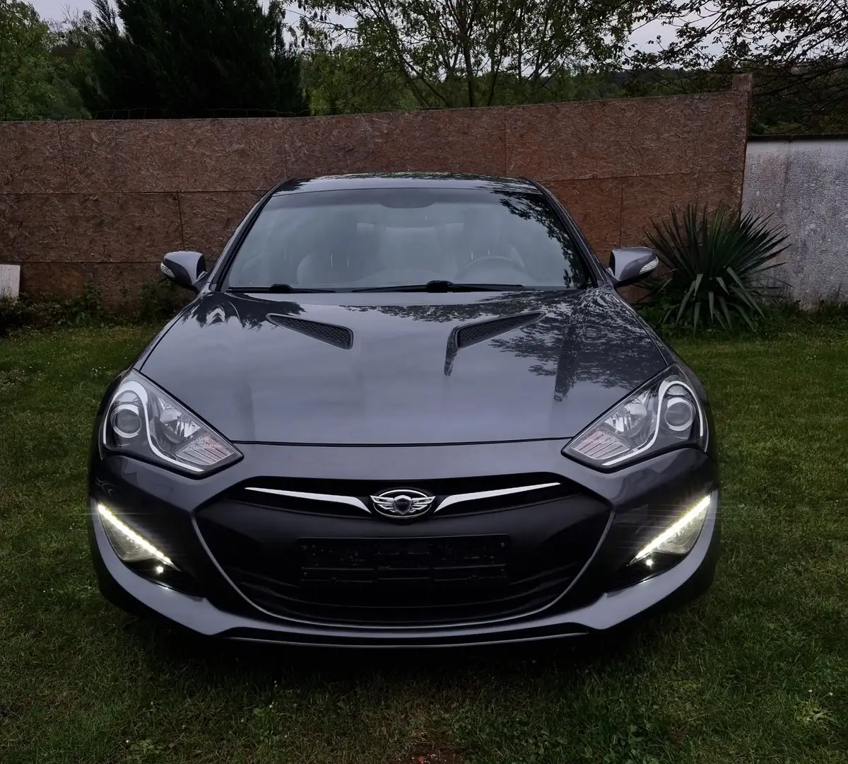 Hyundai Genesis Coupe 3.8 V6 Fl Schalter 60tkm 2016 Liebhaber Grau - 1