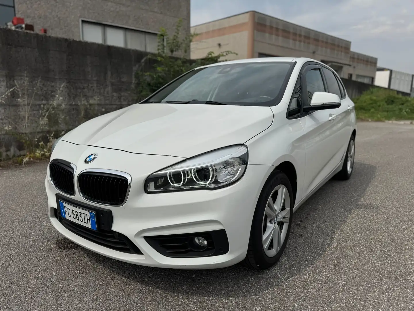 BMW 218 218d Active Tourer Luxury auto Blanc - 2
