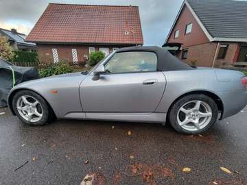S 2000 neuer Motor 673 Km neue original Lackierung