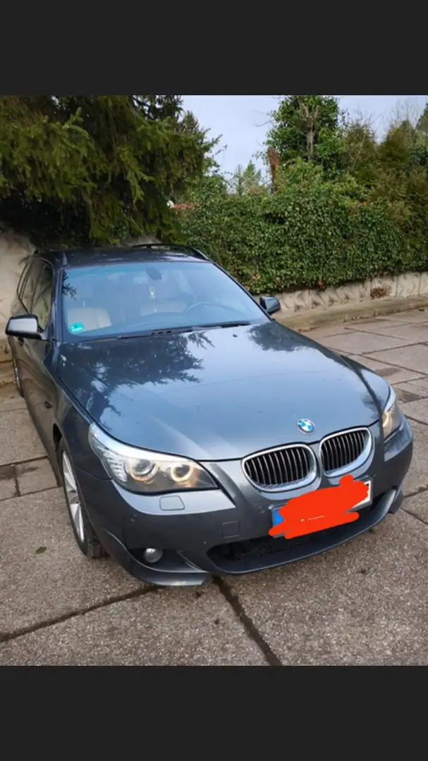 BMW 530 530d Touring Aut. Grau - 2