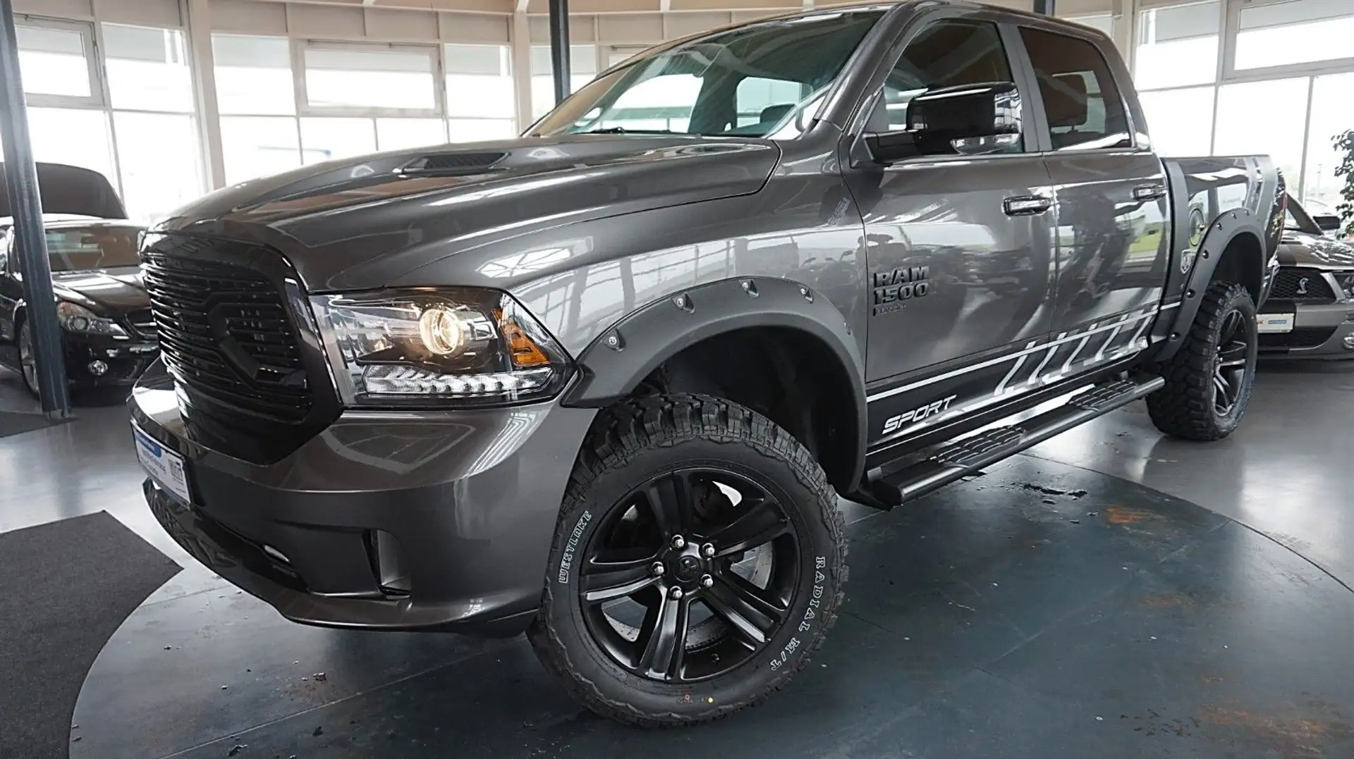 Dodge RAM 1500 HEMI 5.7 SPORT*Crew-Cab*Navi*hoch-breit Gris - 1