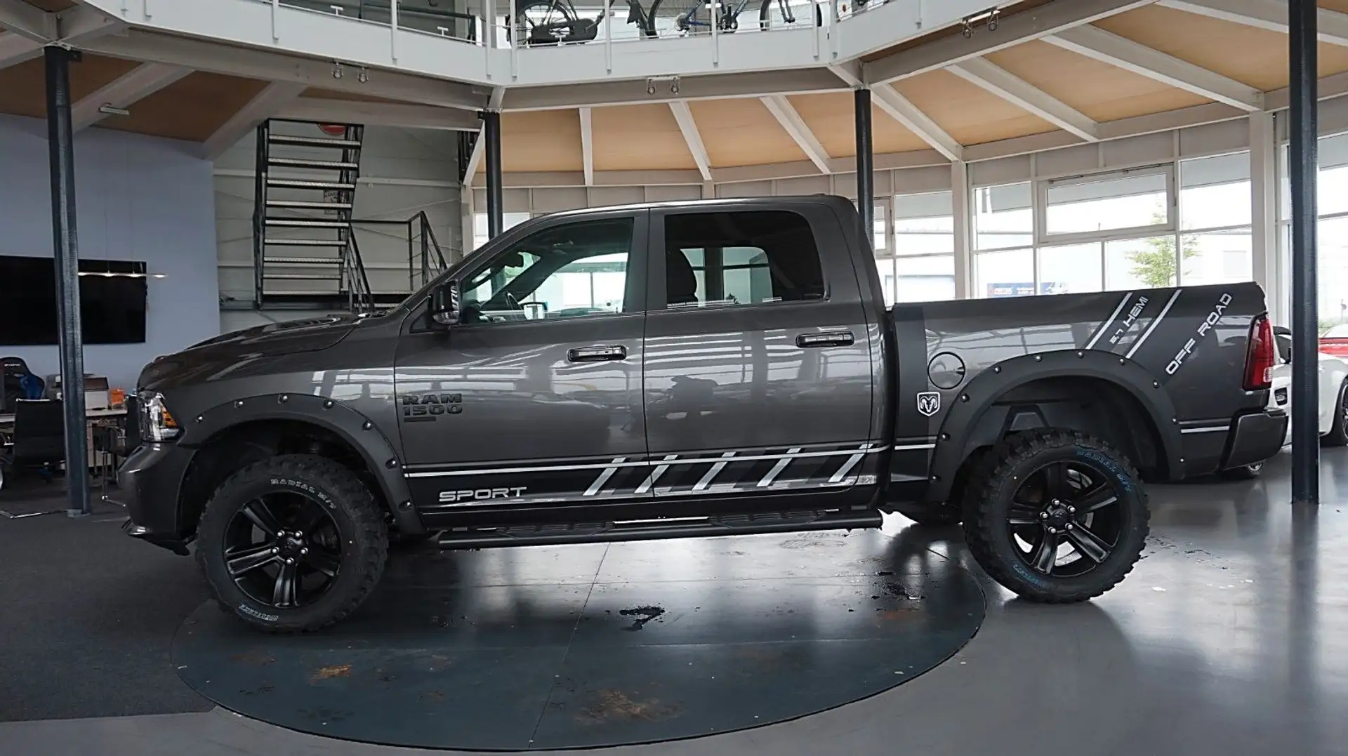 Dodge RAM 1500 HEMI 5.7 SPORT*Crew-Cab*Navi*hoch-breit Gris - 2