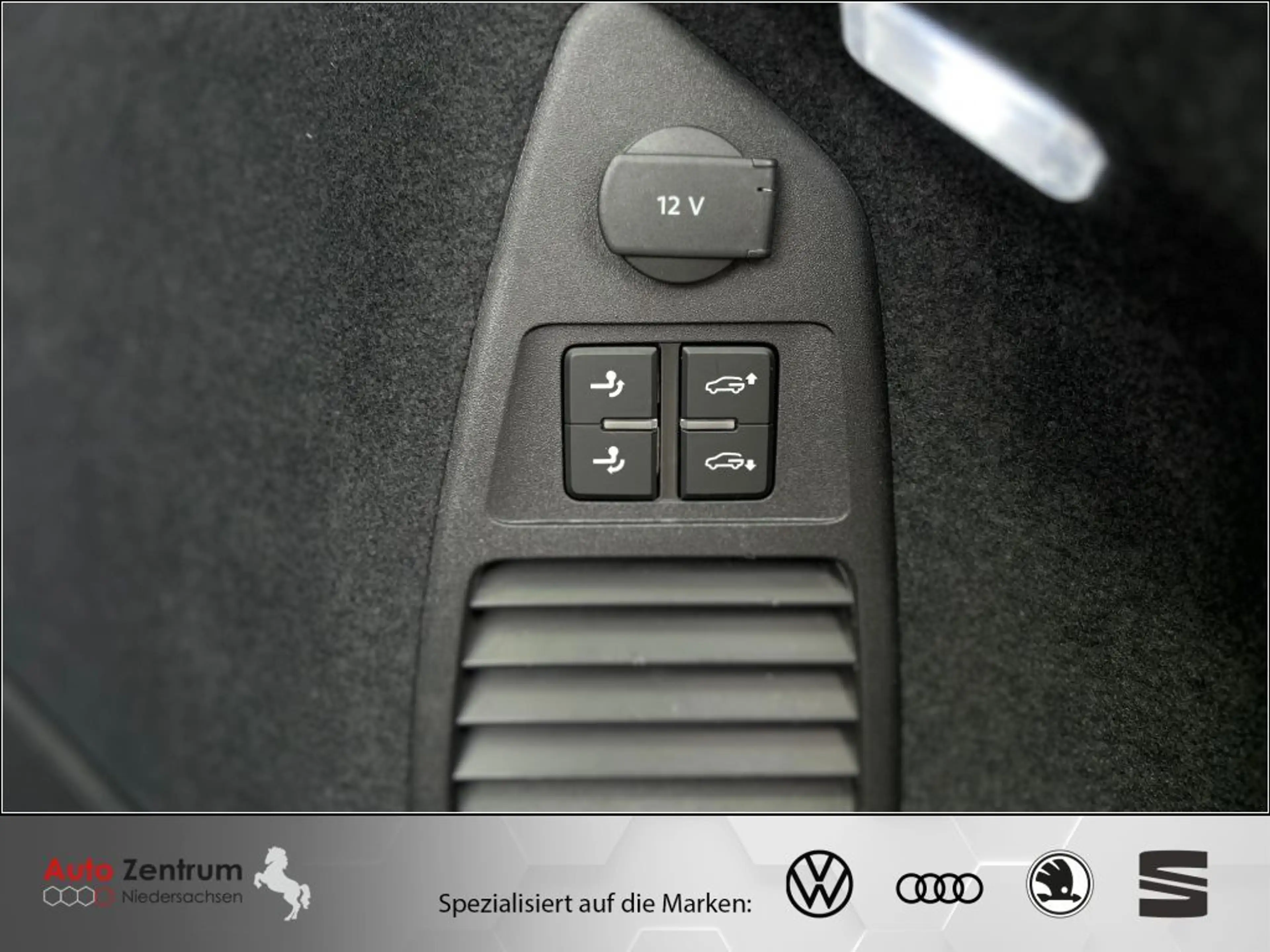 Volkswagen Touareg 3.0 V6 TDI Elegance AHK StandHeiz Kamera Luftfahrw — photo 9