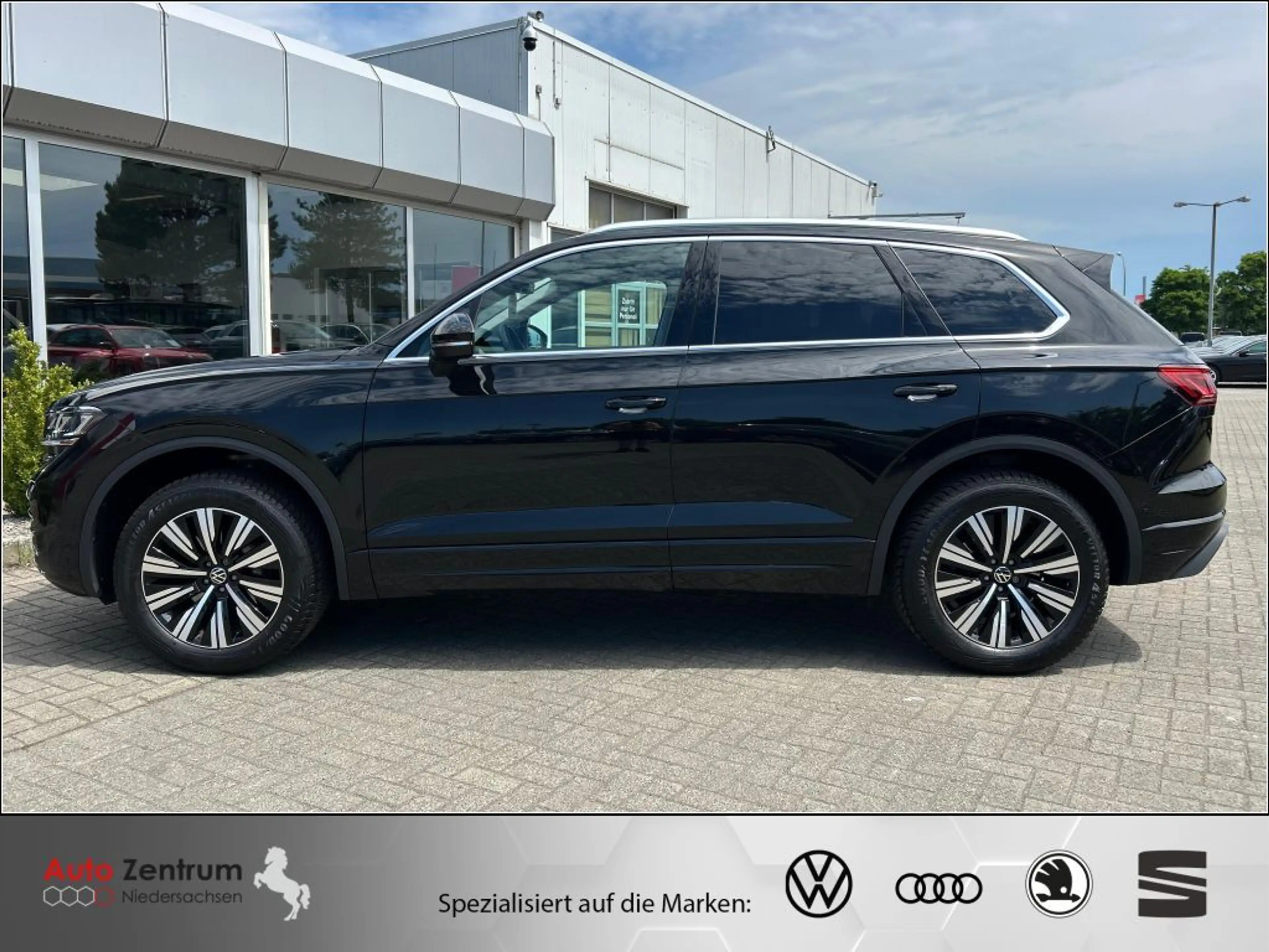 Volkswagen Touareg 3.0 V6 TDI Elegance AHK StandHeiz Kamera Luftfahrw — photo 13