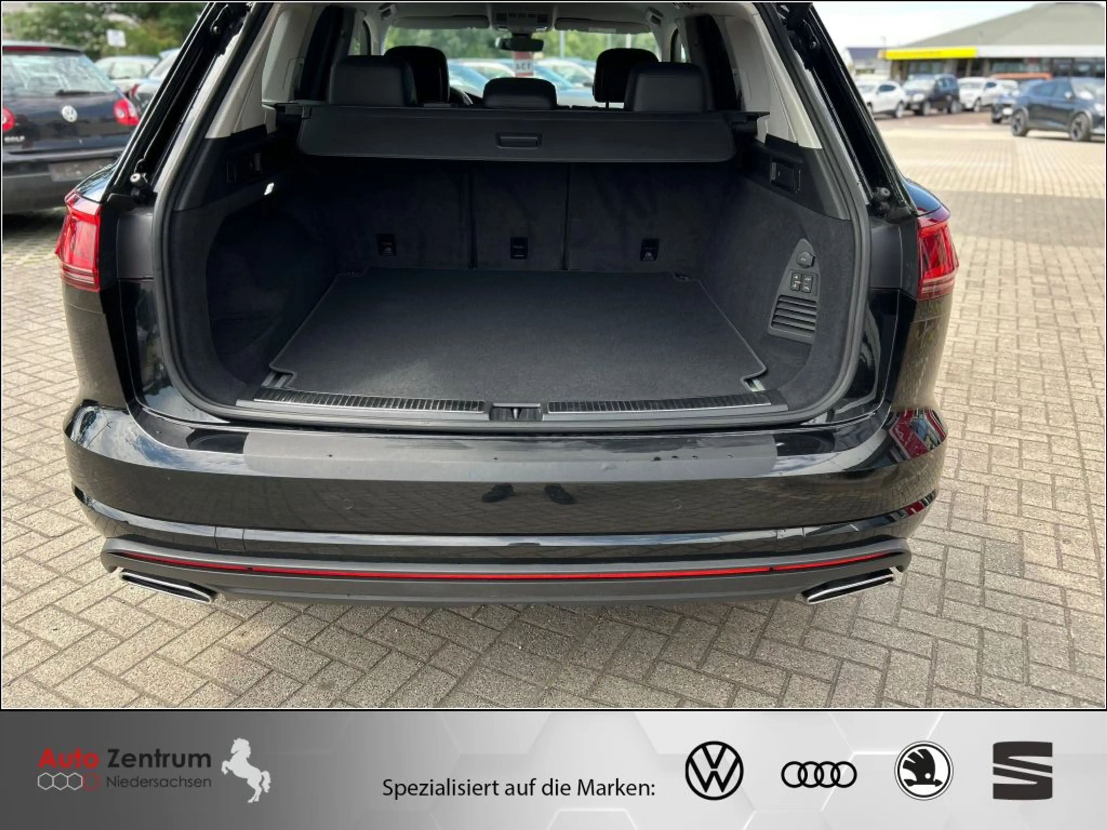 Volkswagen Touareg 3.0 V6 TDI Elegance AHK StandHeiz Kamera Luftfahrw — photo 10