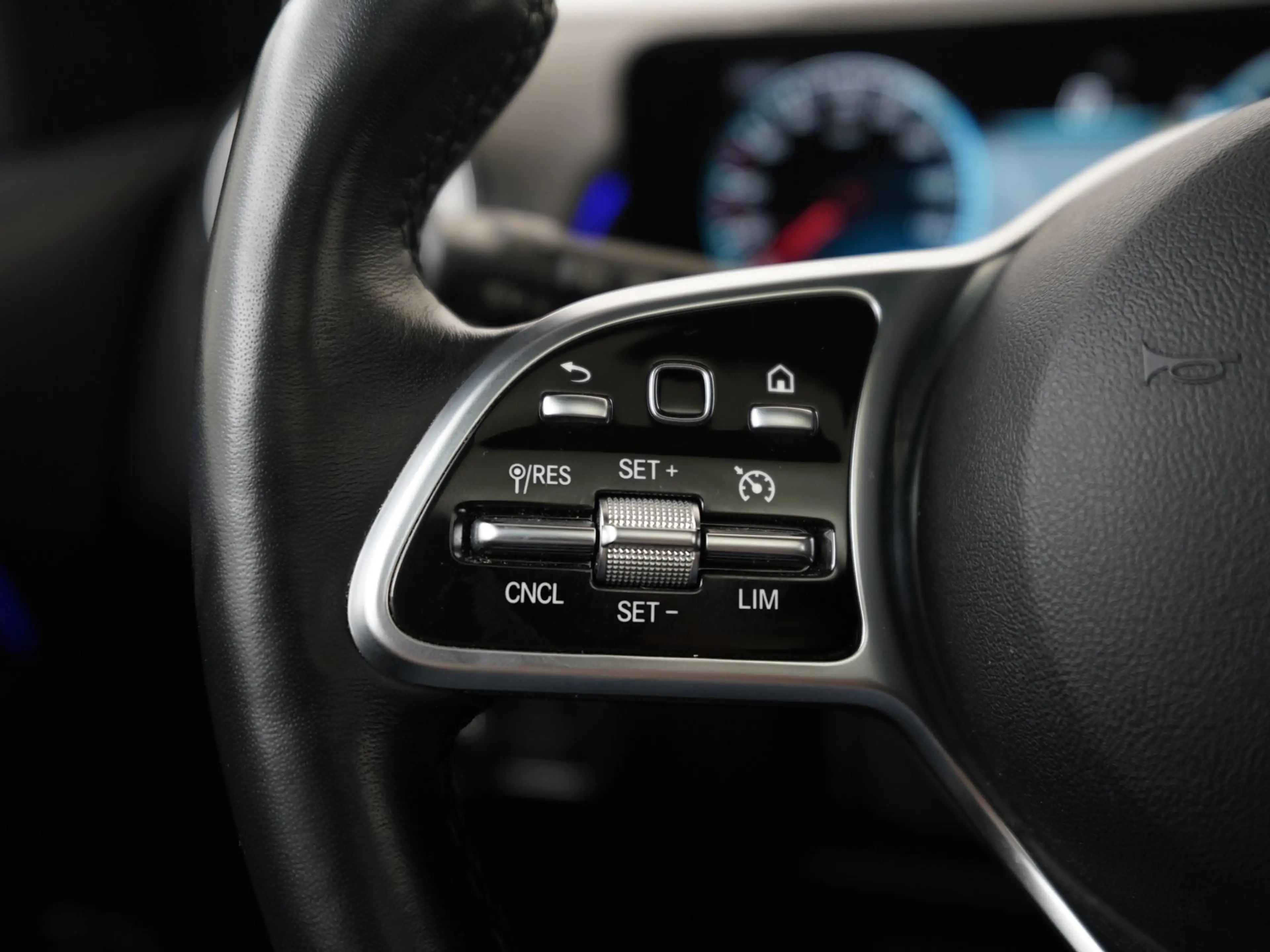 Mercedes-Benz EQB 250 250+ Progressive 71 kWh | Panoramadak | Head Up | — photo 8