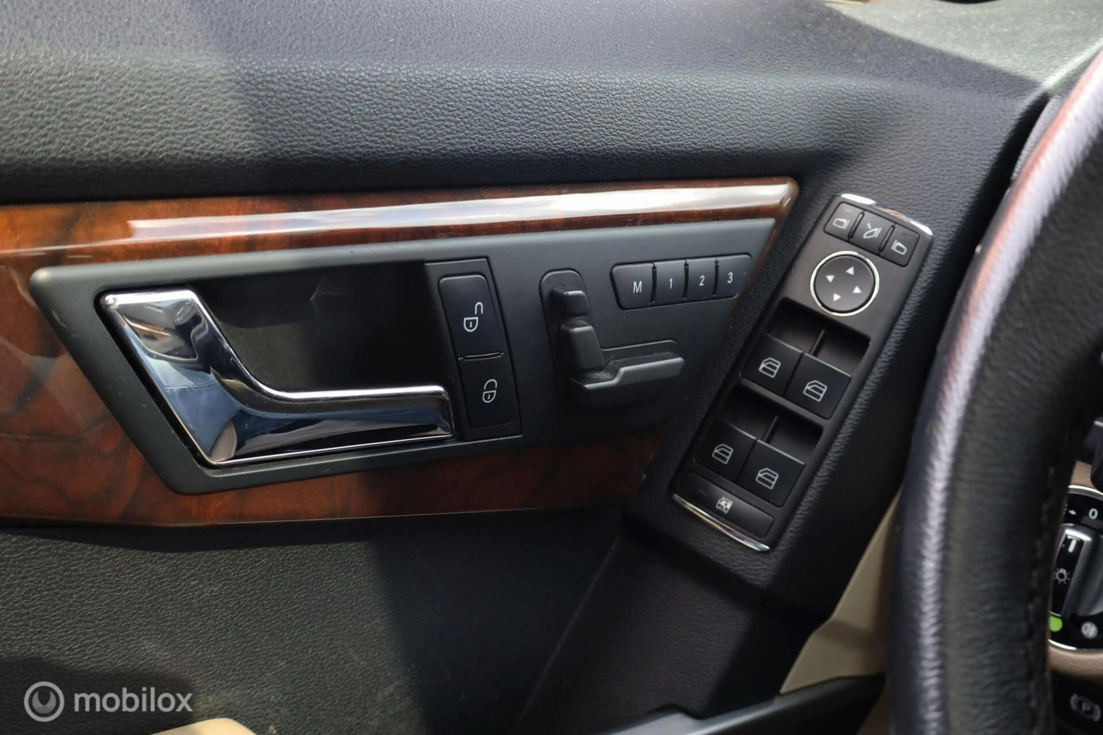 Mercedes-Benz GLK 350 4-Matic — photo 14