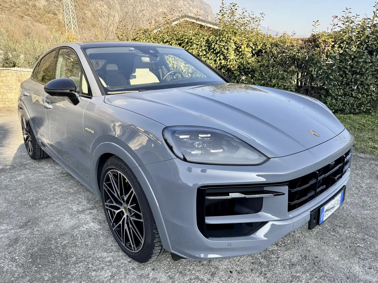 Porsche Cayenne Coupe 3.0 e-hybrid PASM, SPORT DESIGN, SCARICO Grigio - 1