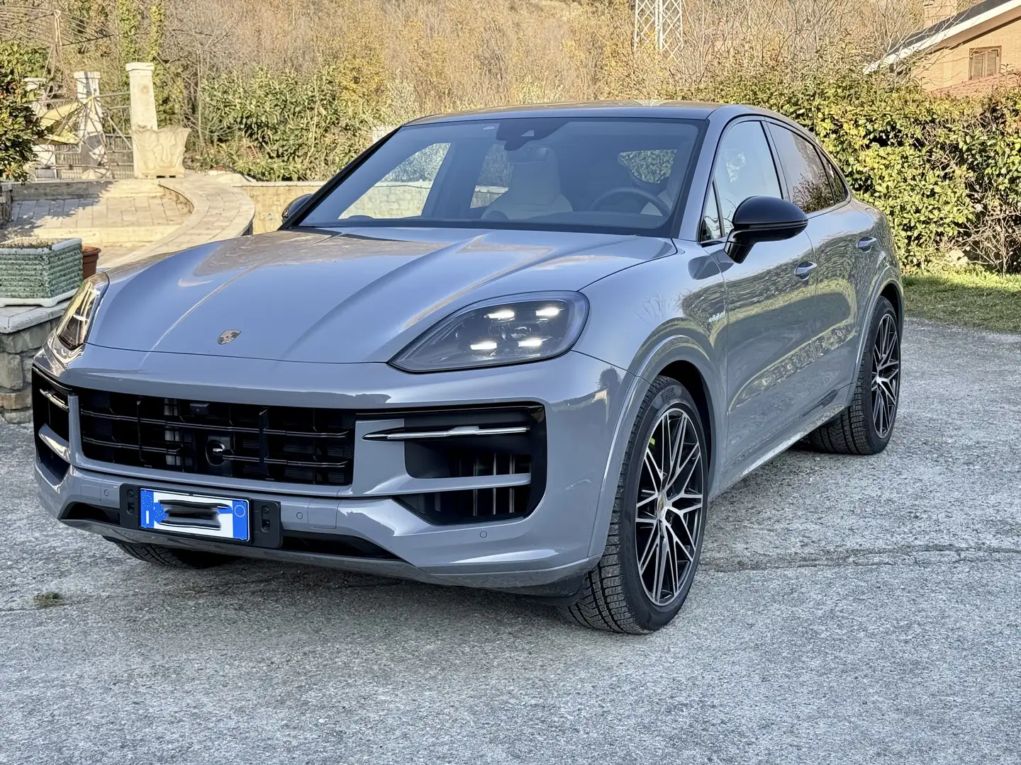 Porsche Cayenne Coupe 3.0 e-hybrid PASM, SPORT DESIGN, SCARICO Grigio - 2