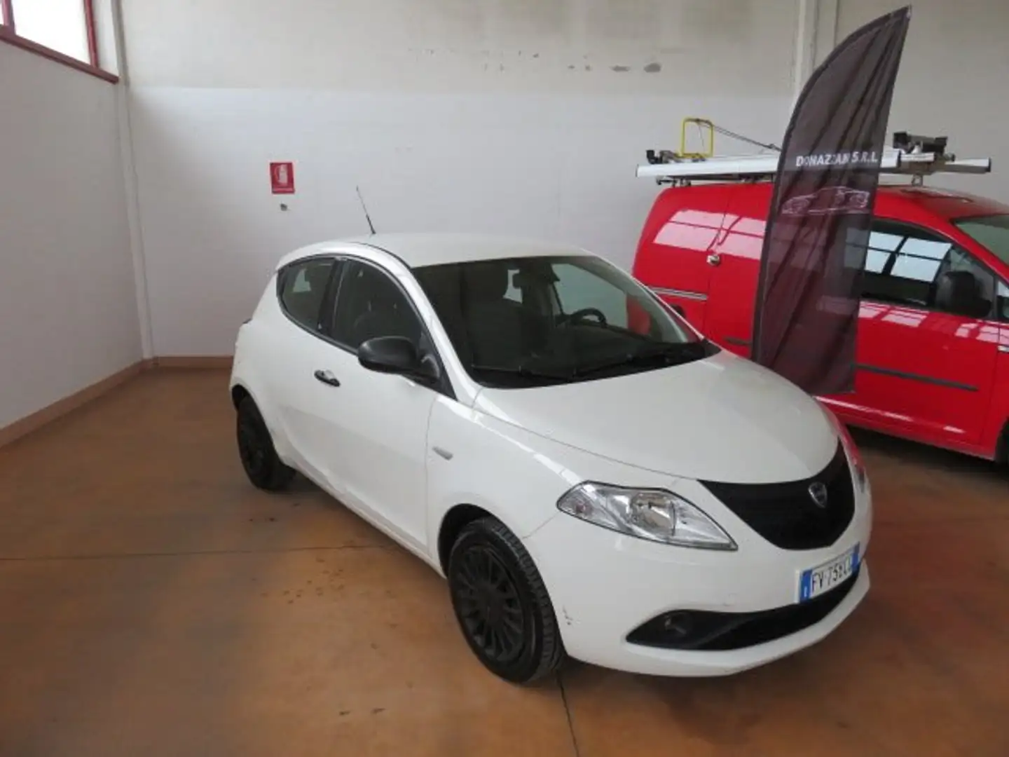 Lancia Ypsilon Ypsilon III 2015 1.2 Elefantino Blu s Blanc - 2