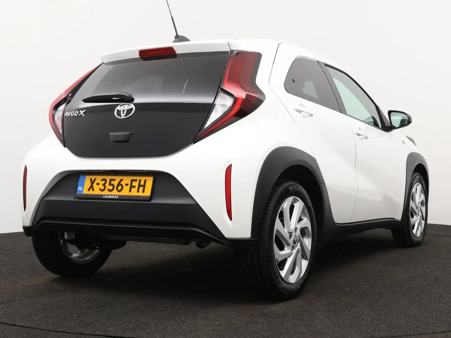Toyota Aygo X 1.0 Pulse Limited | Camera | Stoelverwarming | LM Wit - 2