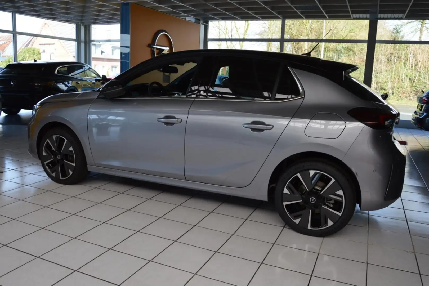 Opel Corsa-e Ultimate/ Park&Go/ Navi Pro / SHZ 11kwCharger Šedá - 2