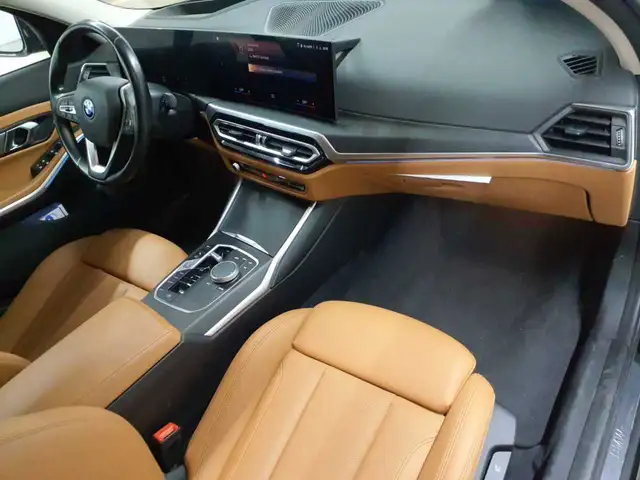 BMW 3 Series view 9