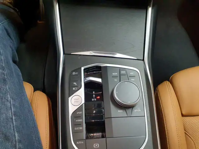 BMW 3 Series view 10