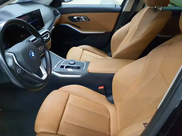 BMW 3 Series view 7