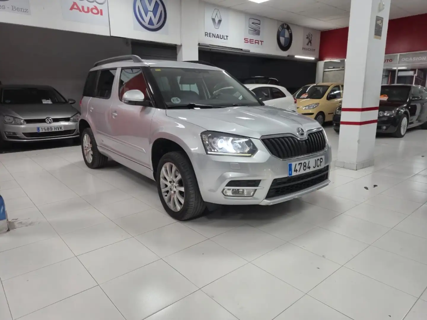 Skoda Yeti Todoterreno Automático de 5 Puertas Plateado - 1