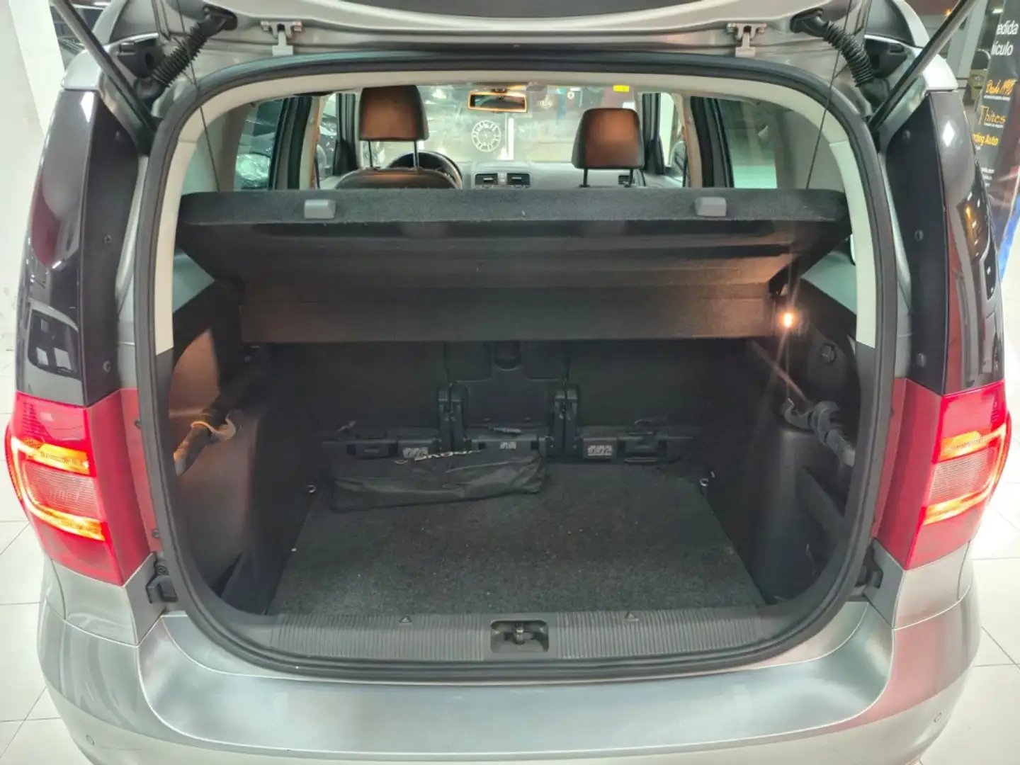 Skoda Yeti Todoterreno Automático de 5 Puertas Plateado - 2