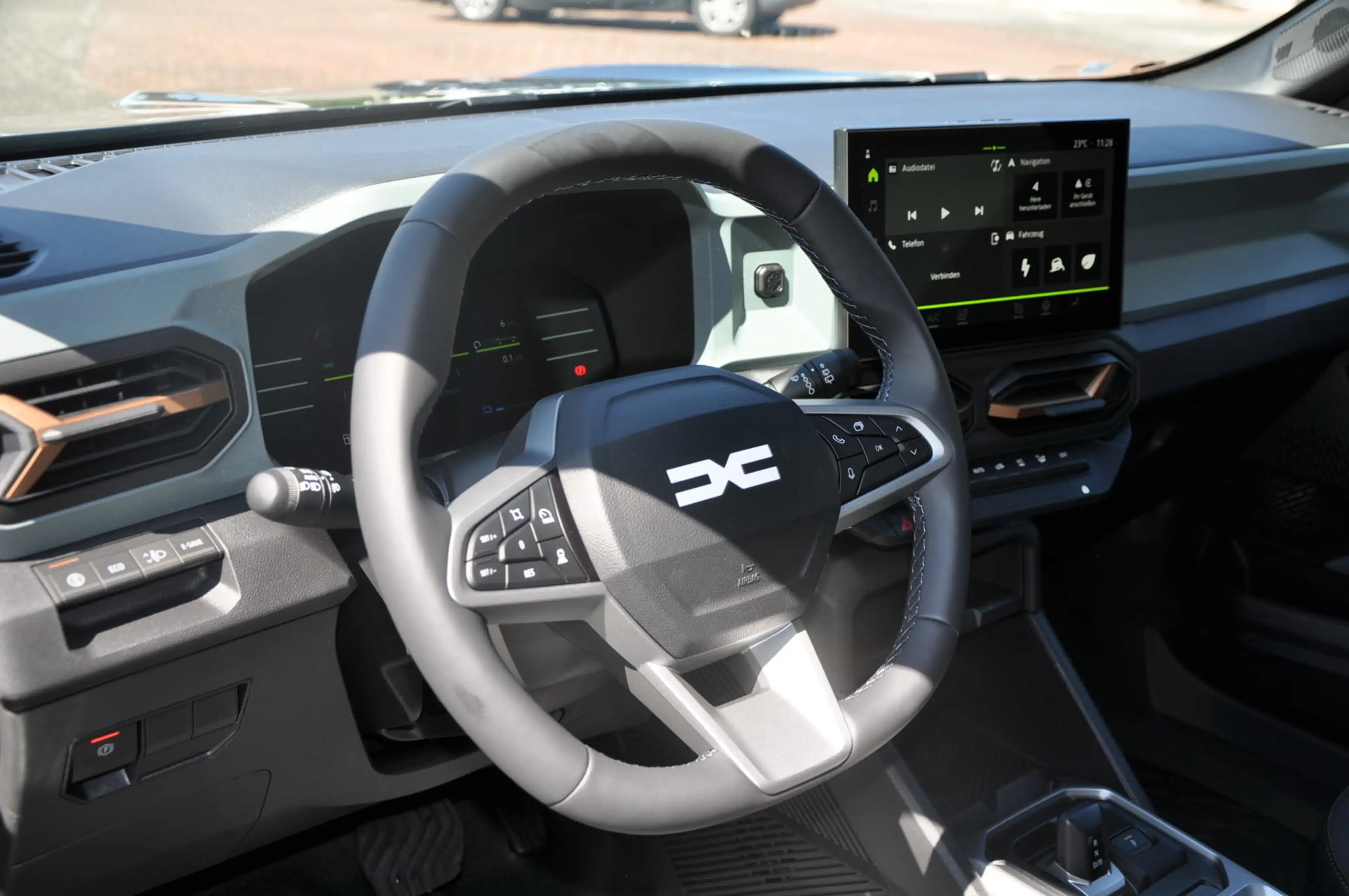 Dacia Duster Extreme hybrid 155 *PDC*360 Kamera*SHZ* — photo 11