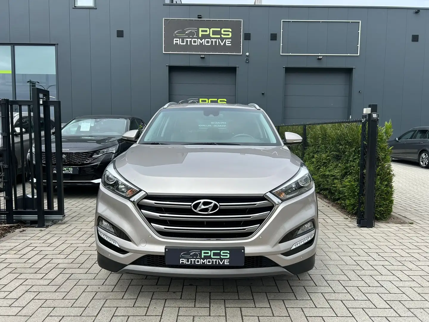 Hyundai TUCSON 1.7 CRDi 2WD / PREMIUM / 1e Eigenaar Gris - 2