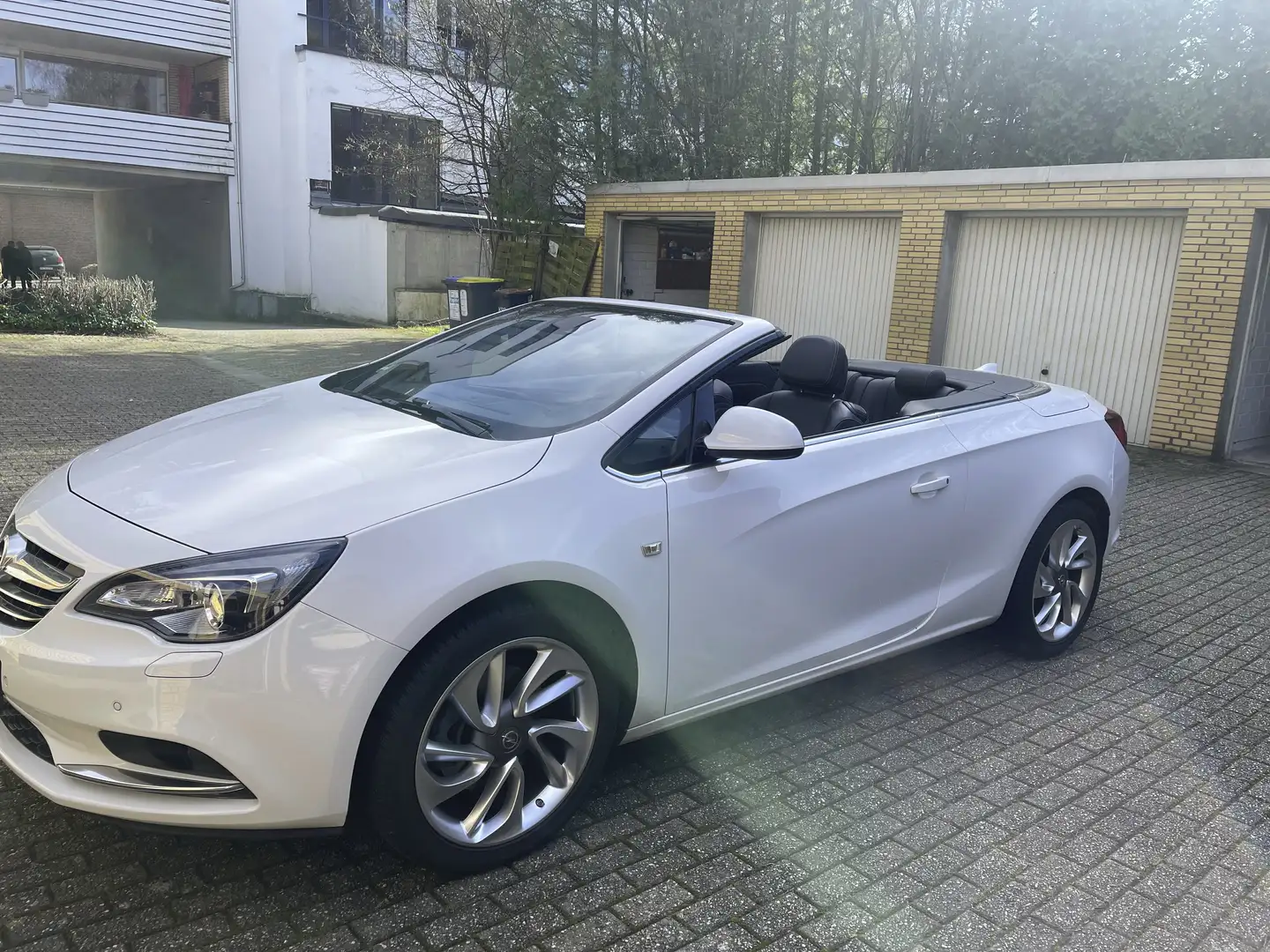 Opel Cascada Weiß - 1