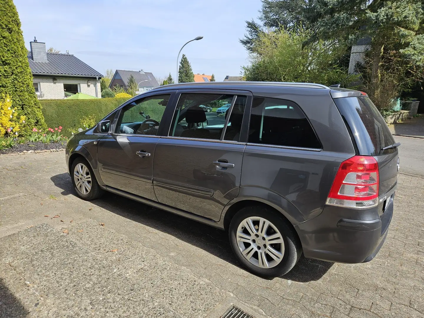 Opel Zafira 1.8 Family Grau - 2