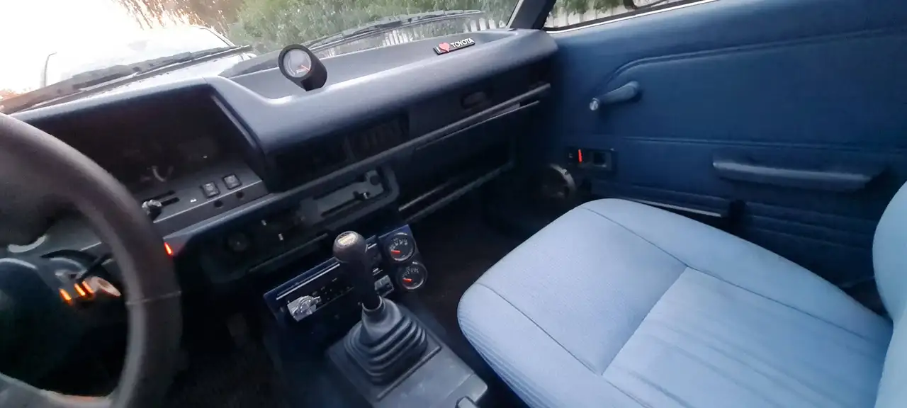 Toyota Corolla K70, foto 8