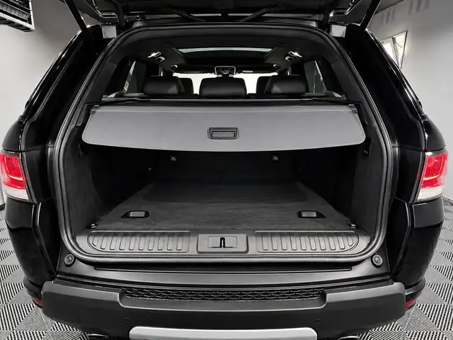 Land Rover Range Rover Sport view 8