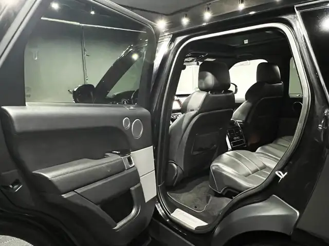 Land Rover Range Rover Sport view 11