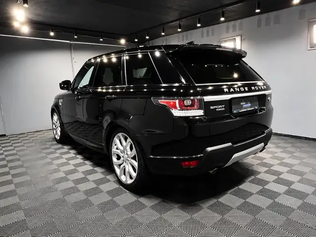 Land Rover Range Rover Sport view 3