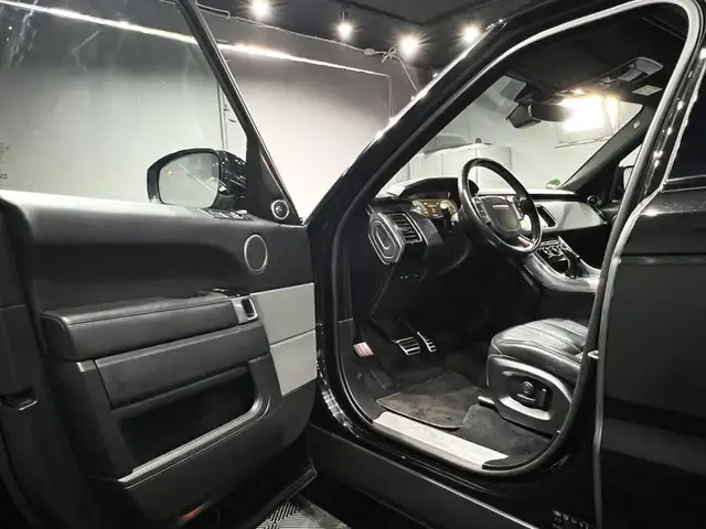 Land Rover Range Rover Sport view 10