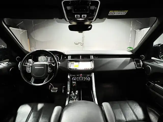 Land Rover Range Rover Sport view 15