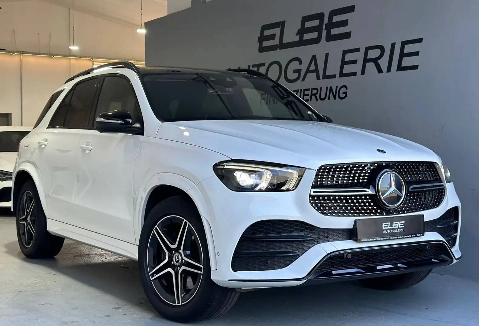 Mercedes-Benz GLE 300 d 4Matic 9G-Tronic AMG Line Vollausstatt Weiß - 1