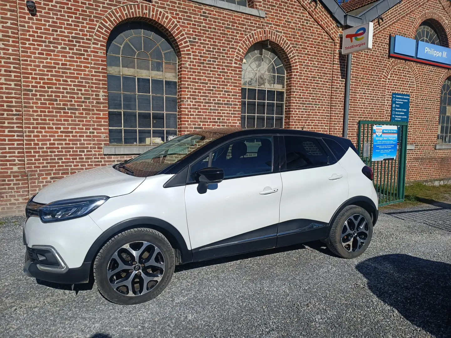 Renault Captur 1.2 118cv Energy Intens AUTOMATIQUE / GPS / CAMERA Wit - 2
