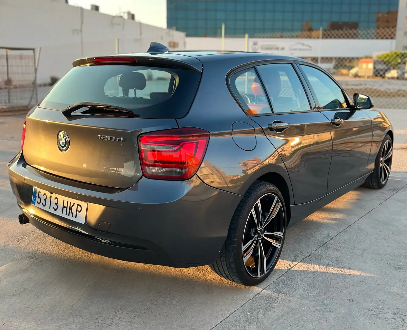 BMW 120 120dA Sport - 2