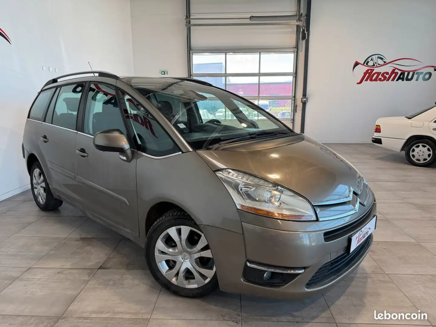 Citroen C4 Picasso GRAND 1.6 HDi 110cv-7 PLACES-2009 Amarillo - 2