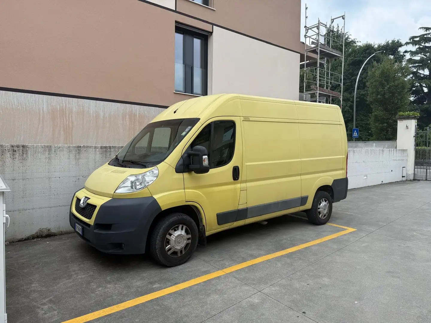 Peugeot Boxer Gelb - 1