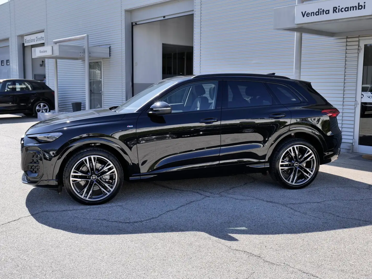 Audi Q5 NEW 2.0 Tdi Quattro 204cv S-tronic S.line edition Schwarz - 2