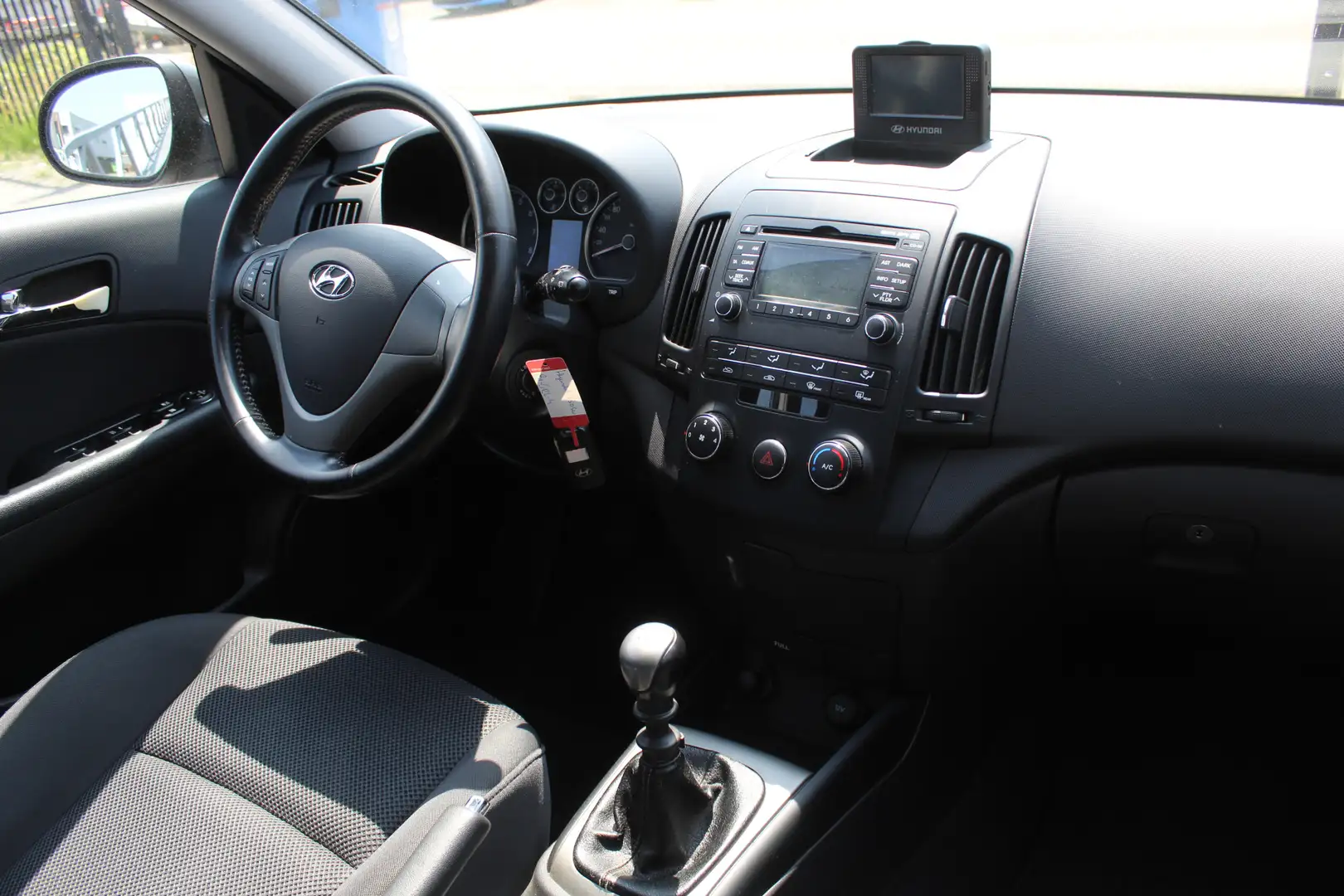 Hyundai i30 CW 1.6i Dynamic Airco/Elektrische ramen/Centrale d Gris - 2