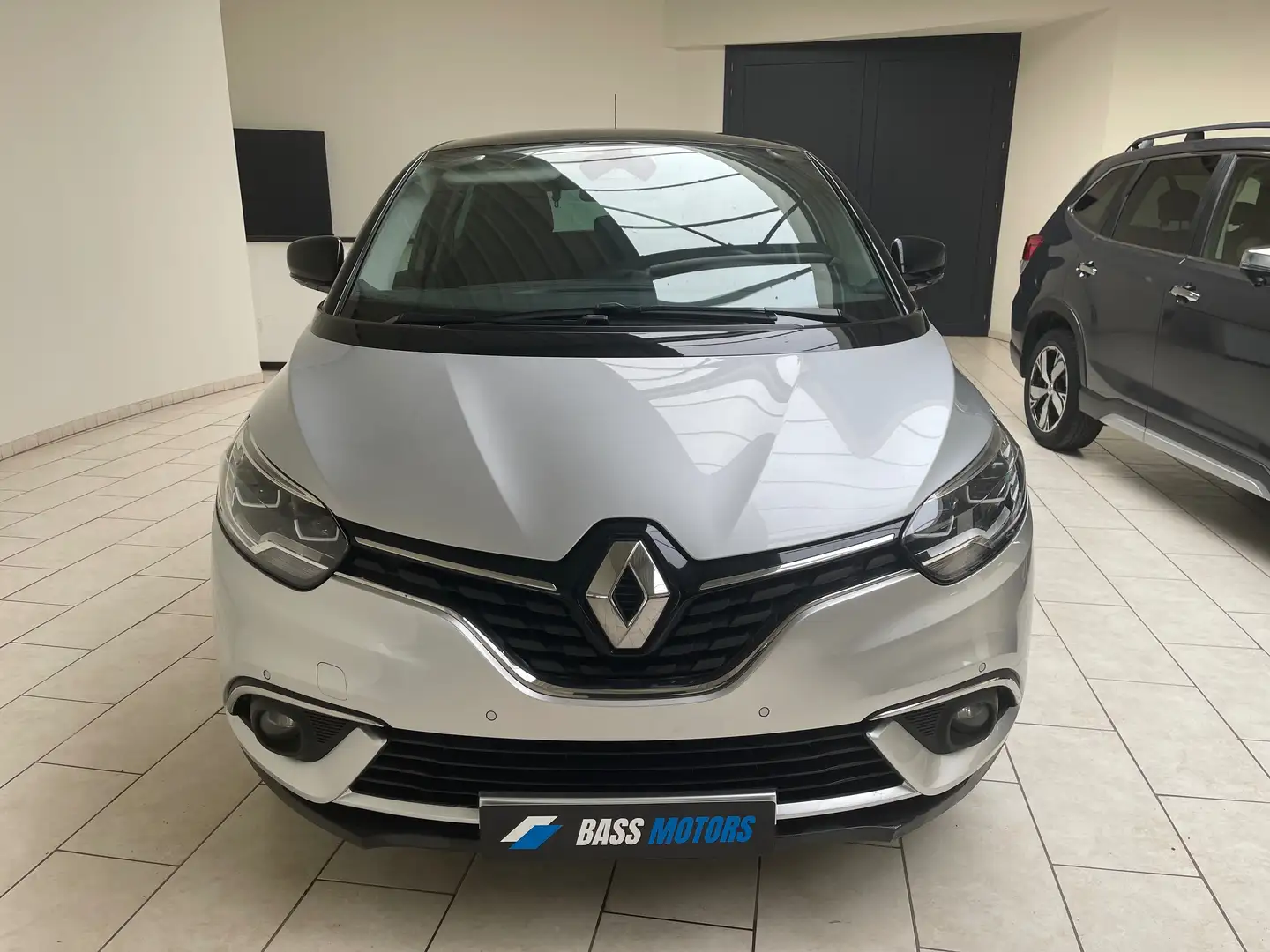 Renault Scenic 1.33 TCe Bose Edition Grijs - 2