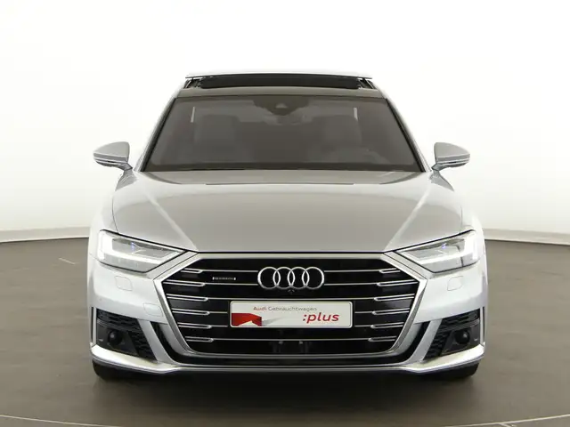 Audi A8 view 3