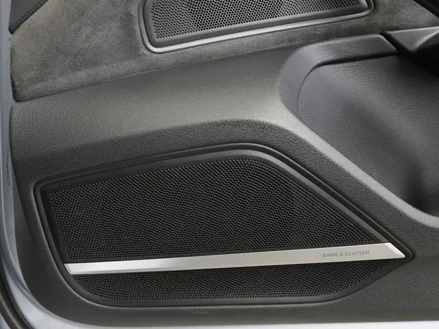 Audi A8 view 14