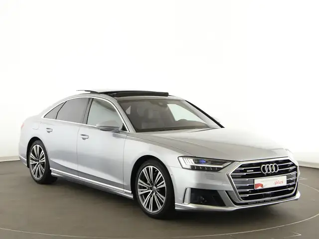 Audi A8 view 9